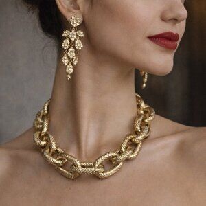 Large Gold Tone Chain Necklace